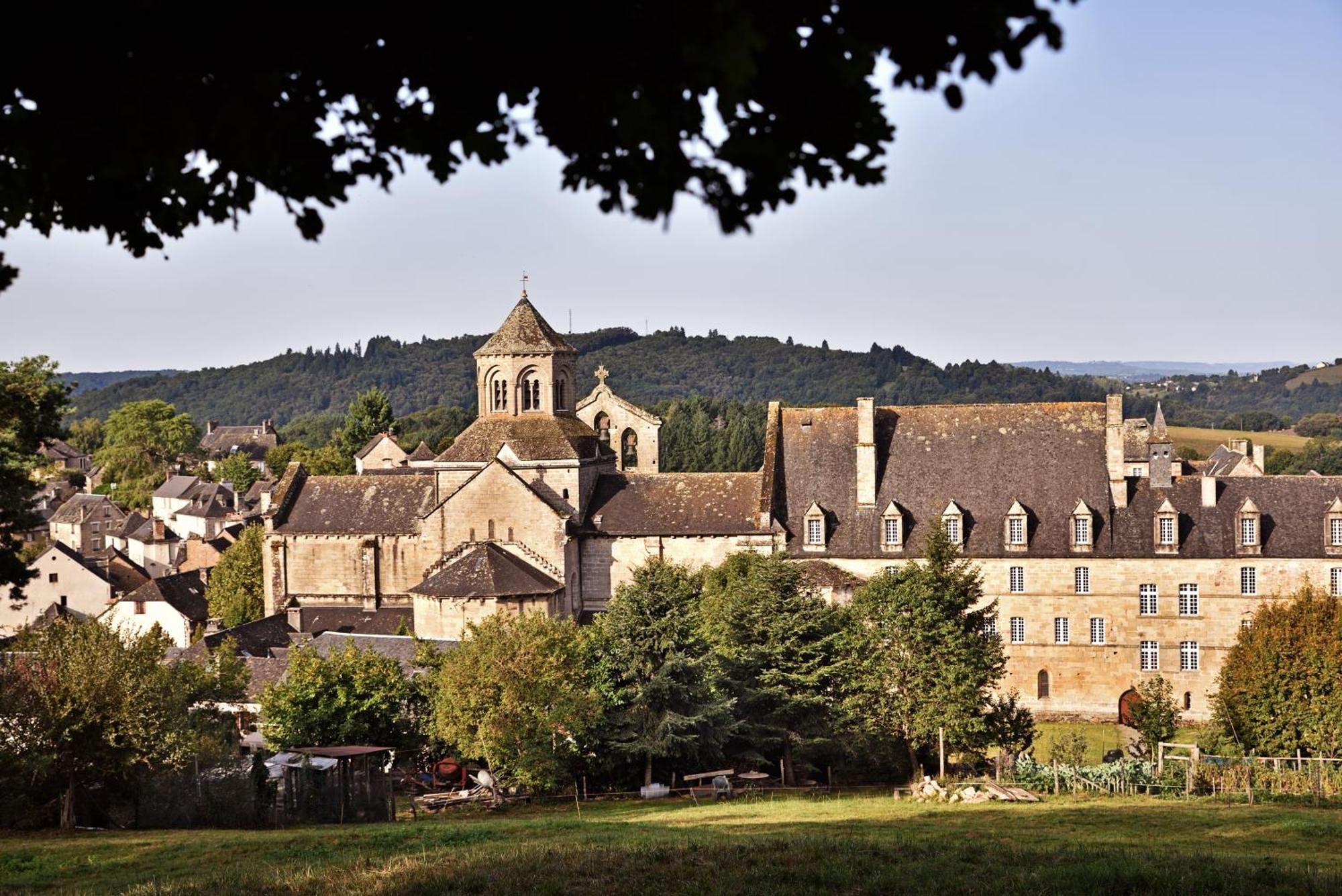 Maison D'Hotes Les Jardins Saint Eloi Le Lonzac Bagian luar foto